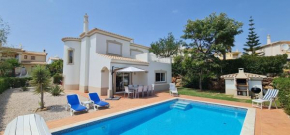 Four Bedroom Villa with private pool Oasis Parque AT09